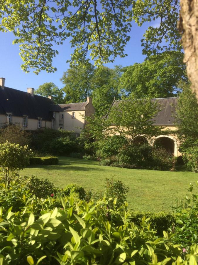 Bed and Breakfast De Ma Fenetre Saint-Martin-des-Entrées Esterno foto