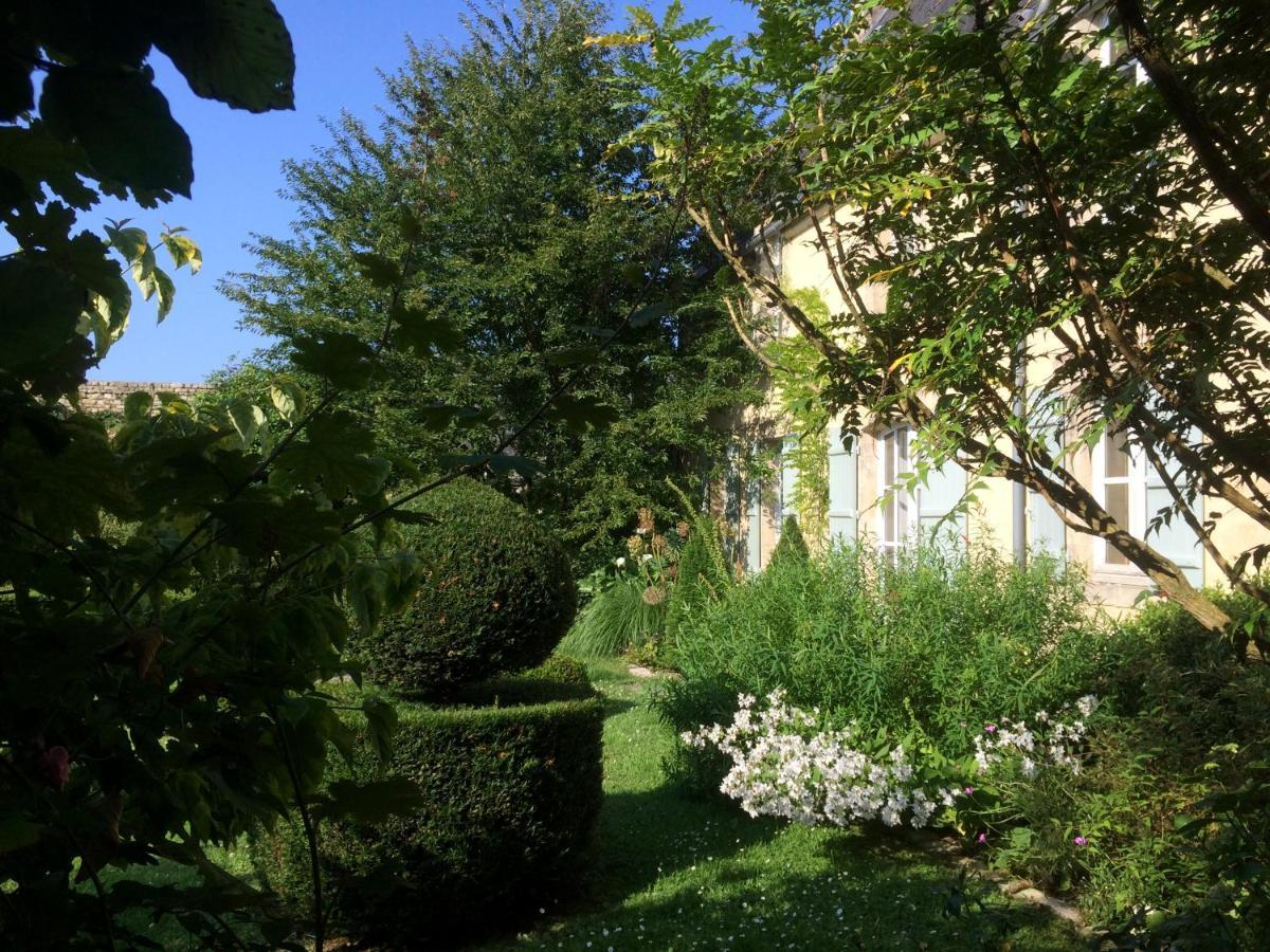 Bed and Breakfast De Ma Fenetre Saint-Martin-des-Entrées Esterno foto