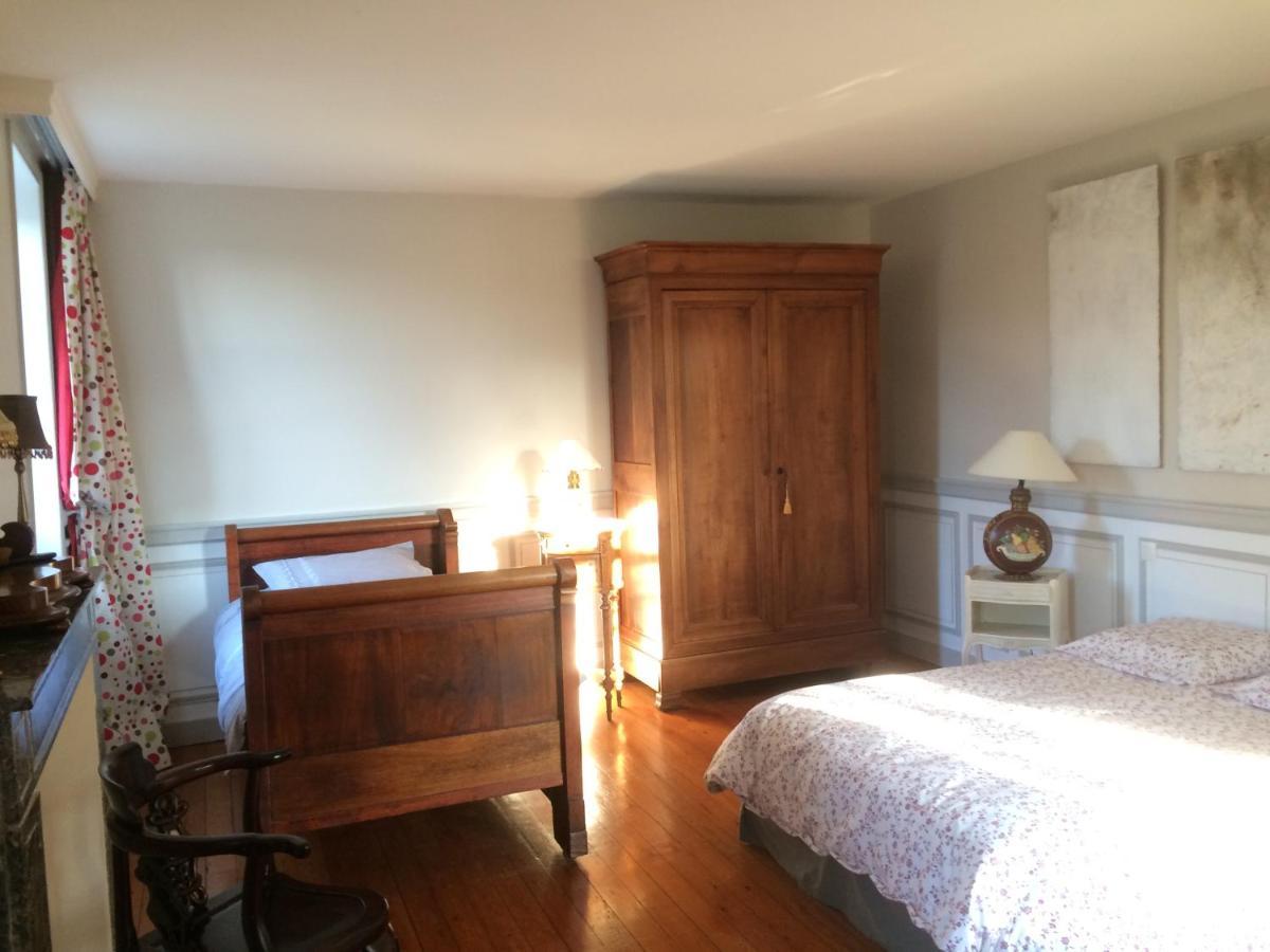 Bed and Breakfast De Ma Fenetre Saint-Martin-des-Entrées Esterno foto
